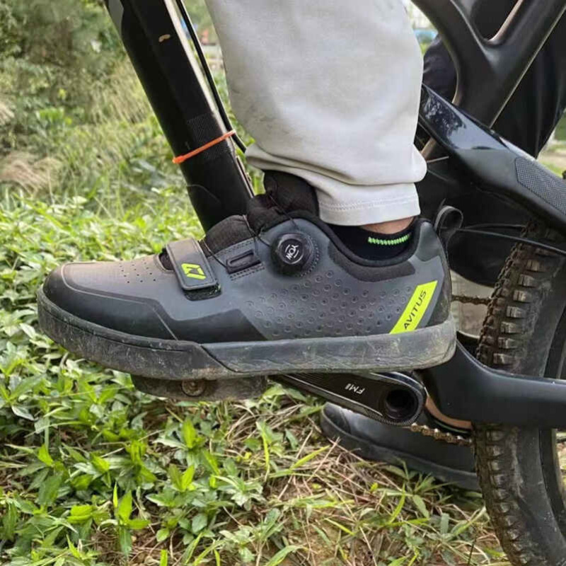 AVITUS zapatos para bicicleta  - Commuting On Mountain Bike reseña y precio