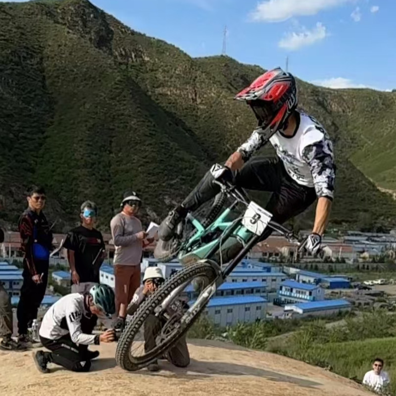 AVITUS zapatos para bicicleta  - Commuting On Mountain Bike reseña y precio